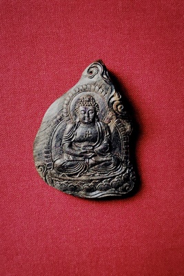 沉水級(jí)大日如來(lái)沉香雕件